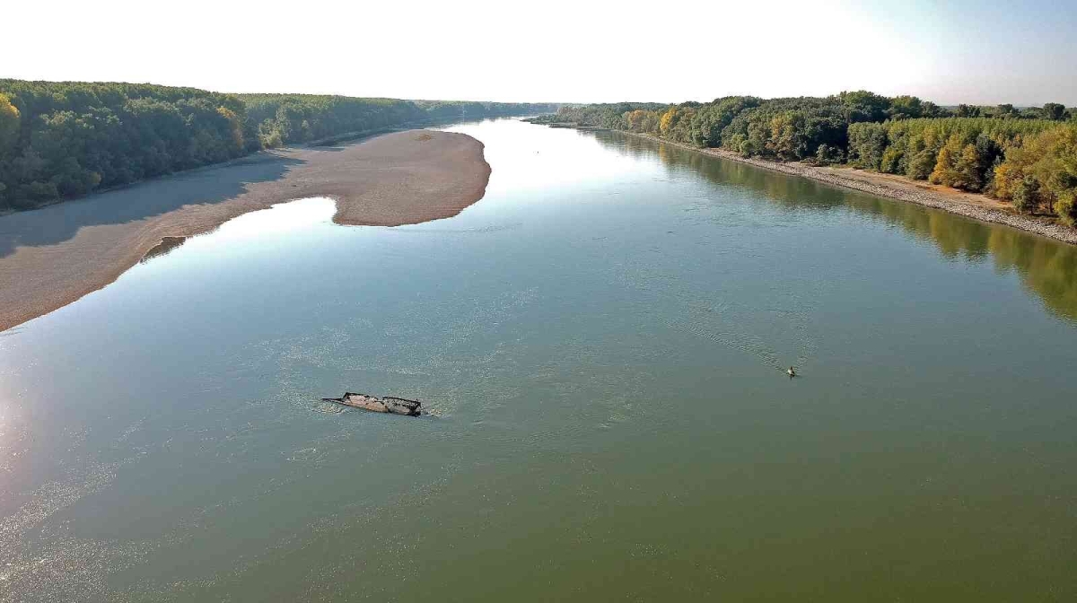Tuha Nehri’ni kuraklık vurdu: 2. Dünya Savaşı’nda batan gemi ortaya çıktı
