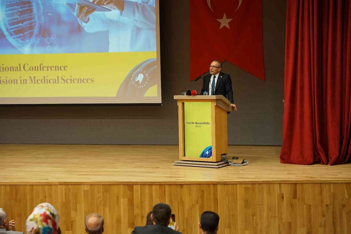 ’Uluslararası Tıp Bilimlerinde Gelecek Vizyonu’ konferansı düzenlendi
