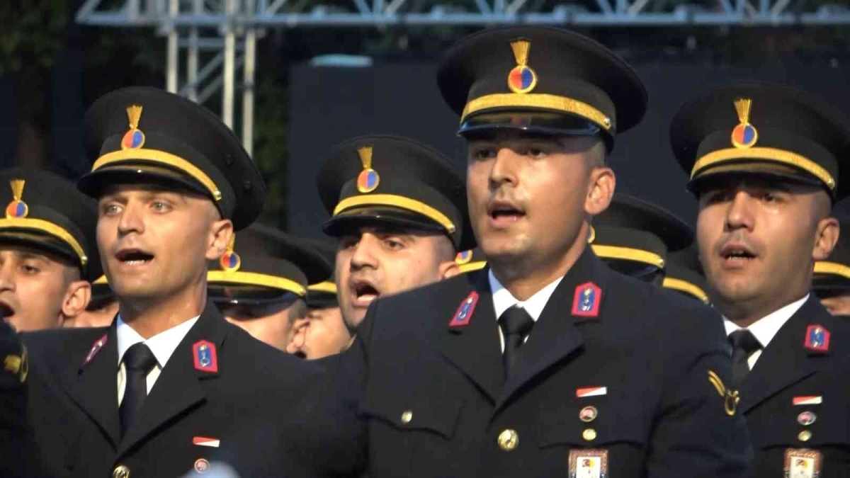 Bursa’da Jandarma ve Sahil Güvenlik Akademisi mezuniyet töreni

