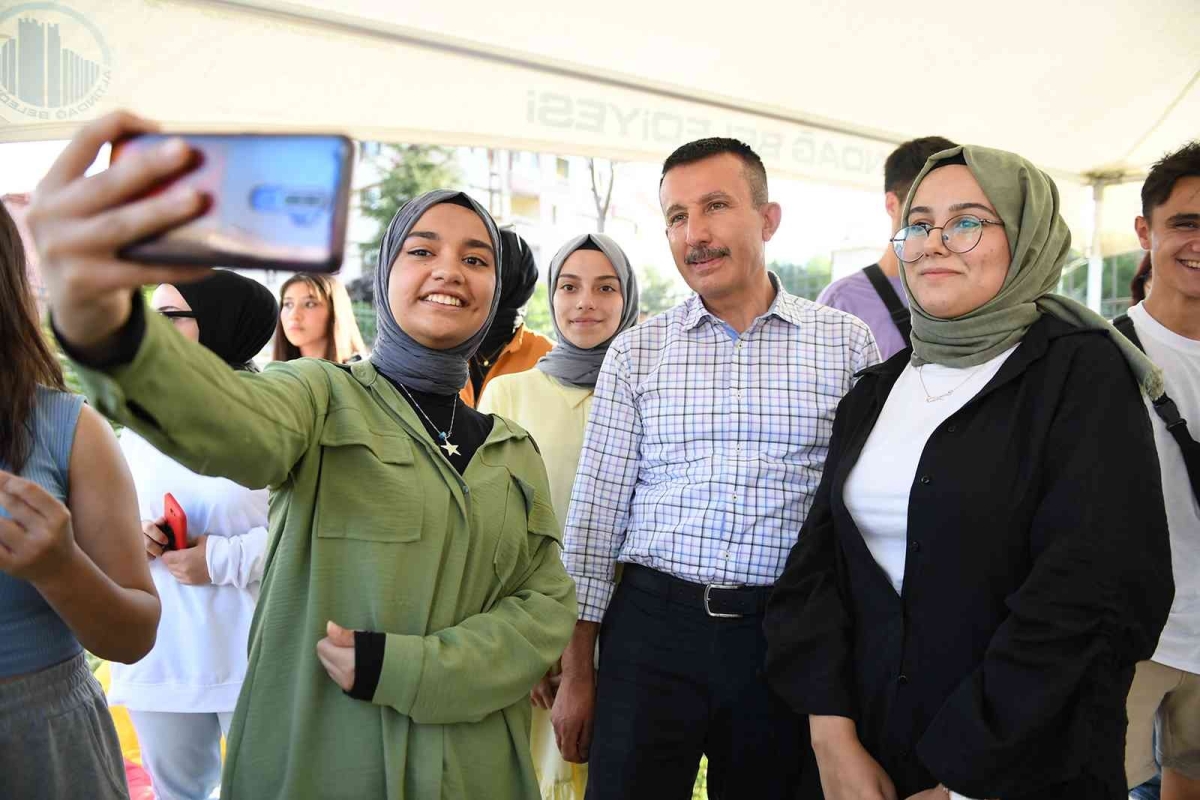 Altındağ Belediyesi kütüphanelerinde sınavlara hazırlanan gençlerden 557’si üniversiteli oldu
