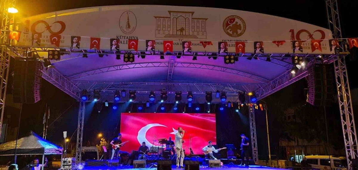 Dumlupınar’da sanatçı Ünal Sofuoğlu coşkusu
