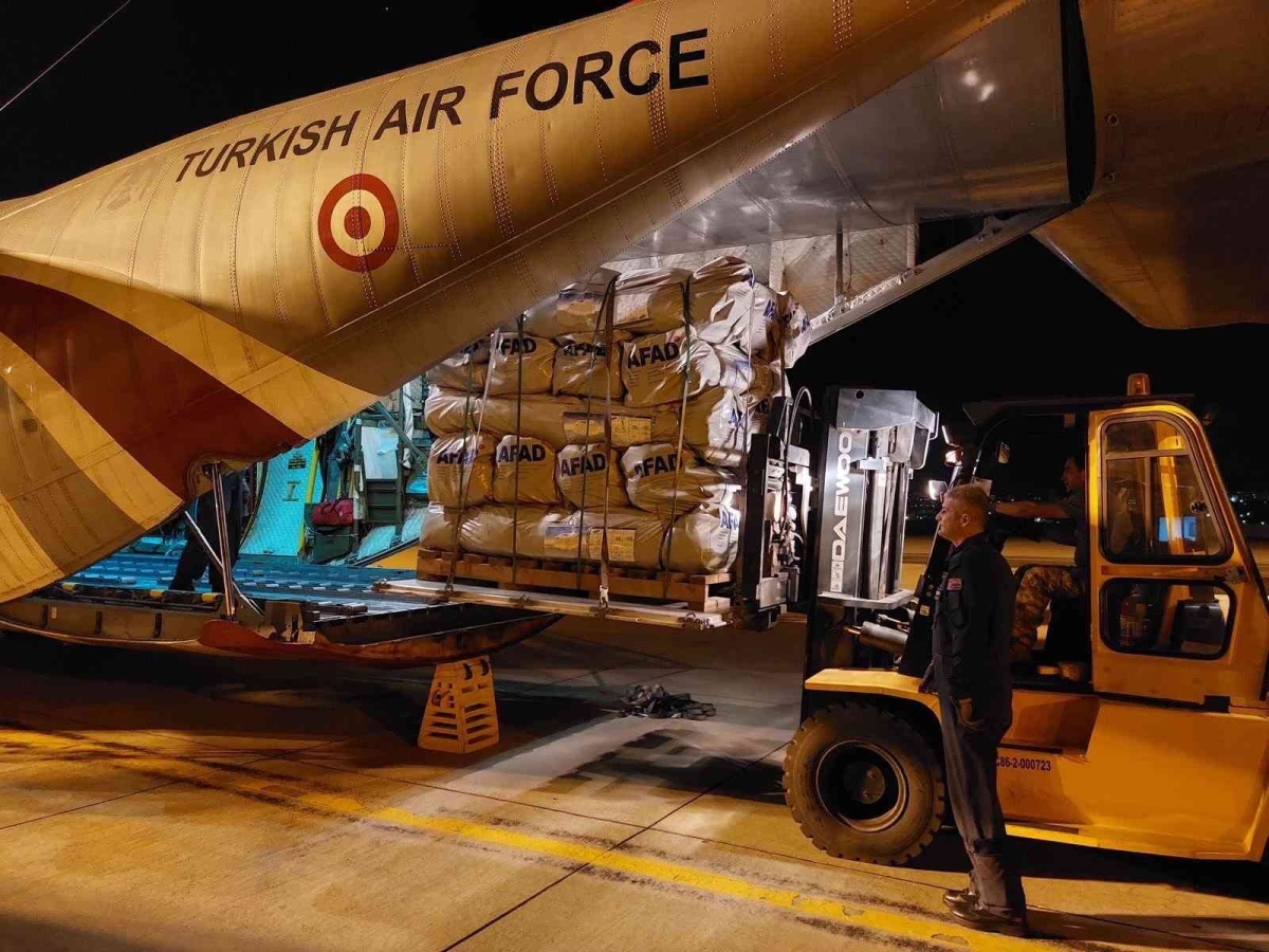 MSB: “İnsani yardım malzemelerini taşıyan TSK’ya ait iki uçağımız daha Ankara Etimesgut Havaalanı’ndan hareket etti”
