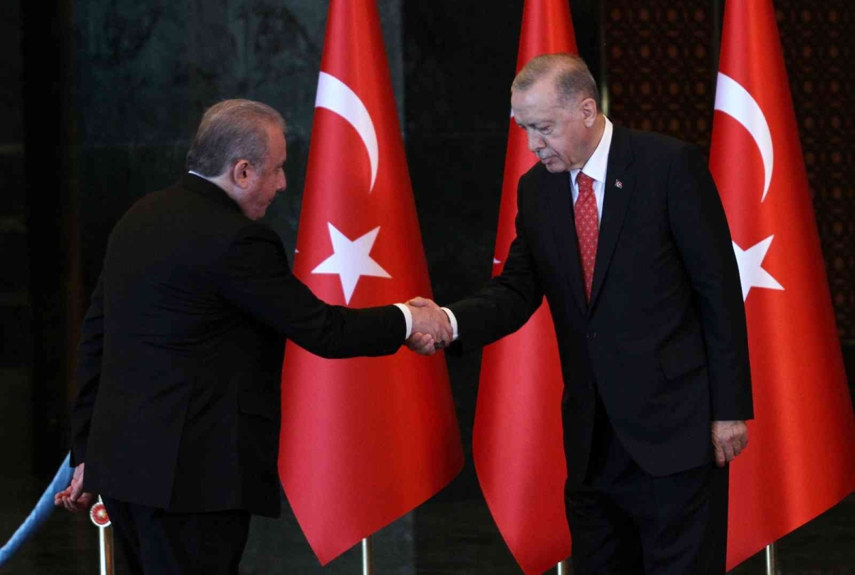 Cumhurbaşkanı Erdoğan, Cumhurbaşkanlığı Külliyesinde tebrikleri kabul etti
