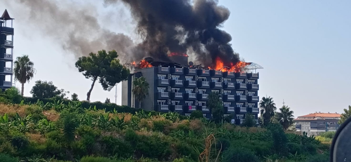 Alanya’da korkutan otel yangını
