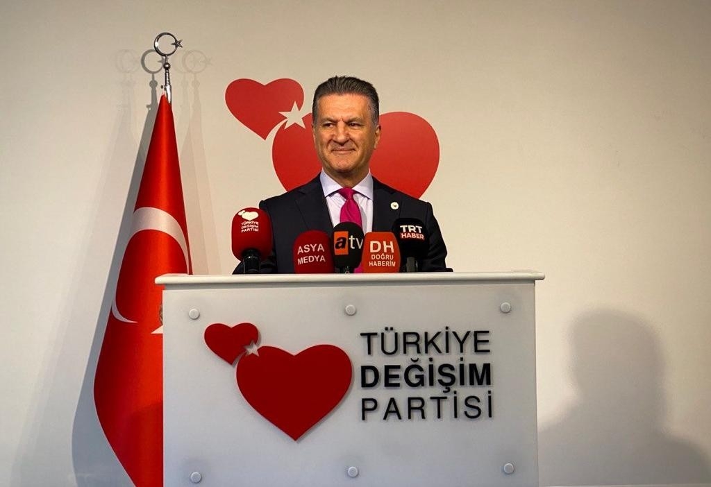 Sarıgül: “Bütün iktidar ve muhalefet birleşiriz ve Yunanistan’ı orada tükürüklerimizle boğarız”
