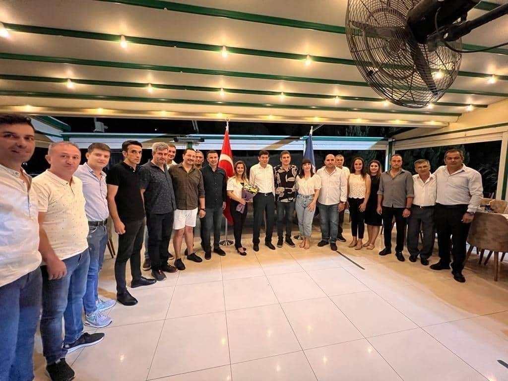 Başkan Özcan zabıta personeliyle akşam yemeğinde buluştu

