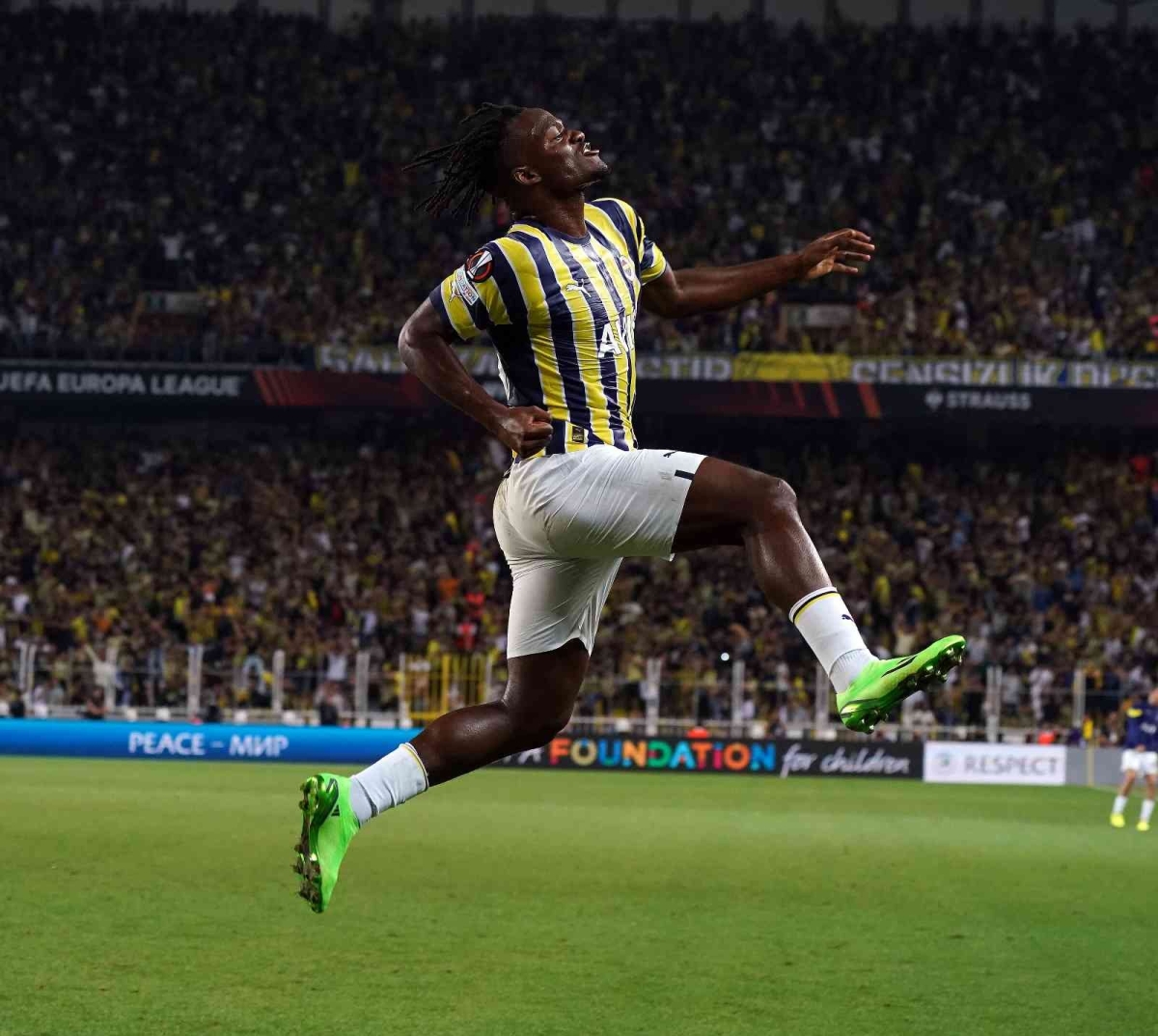 Batshuayi Fenerbahçe formasıyla ilk maçında ilk golünü attı
