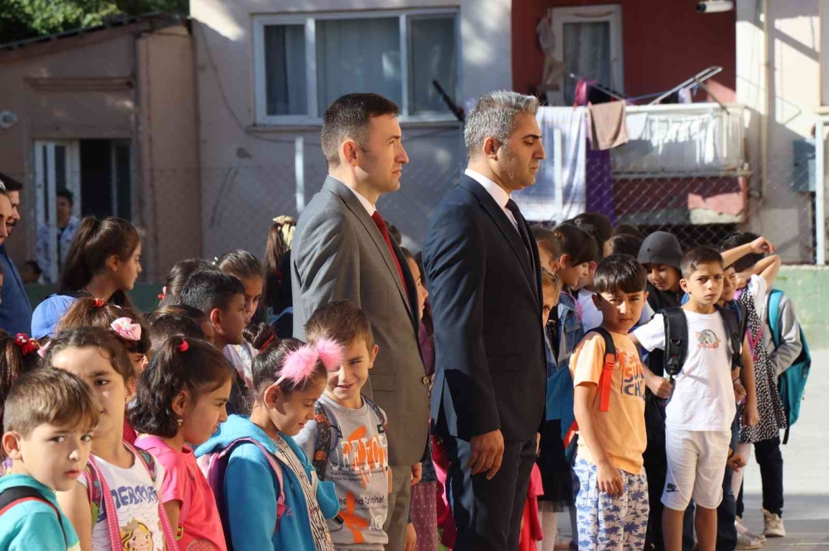 İlk ders zili çaldı, Erzincan’da 41 bin 50 öğrenci ders başı yaptı
