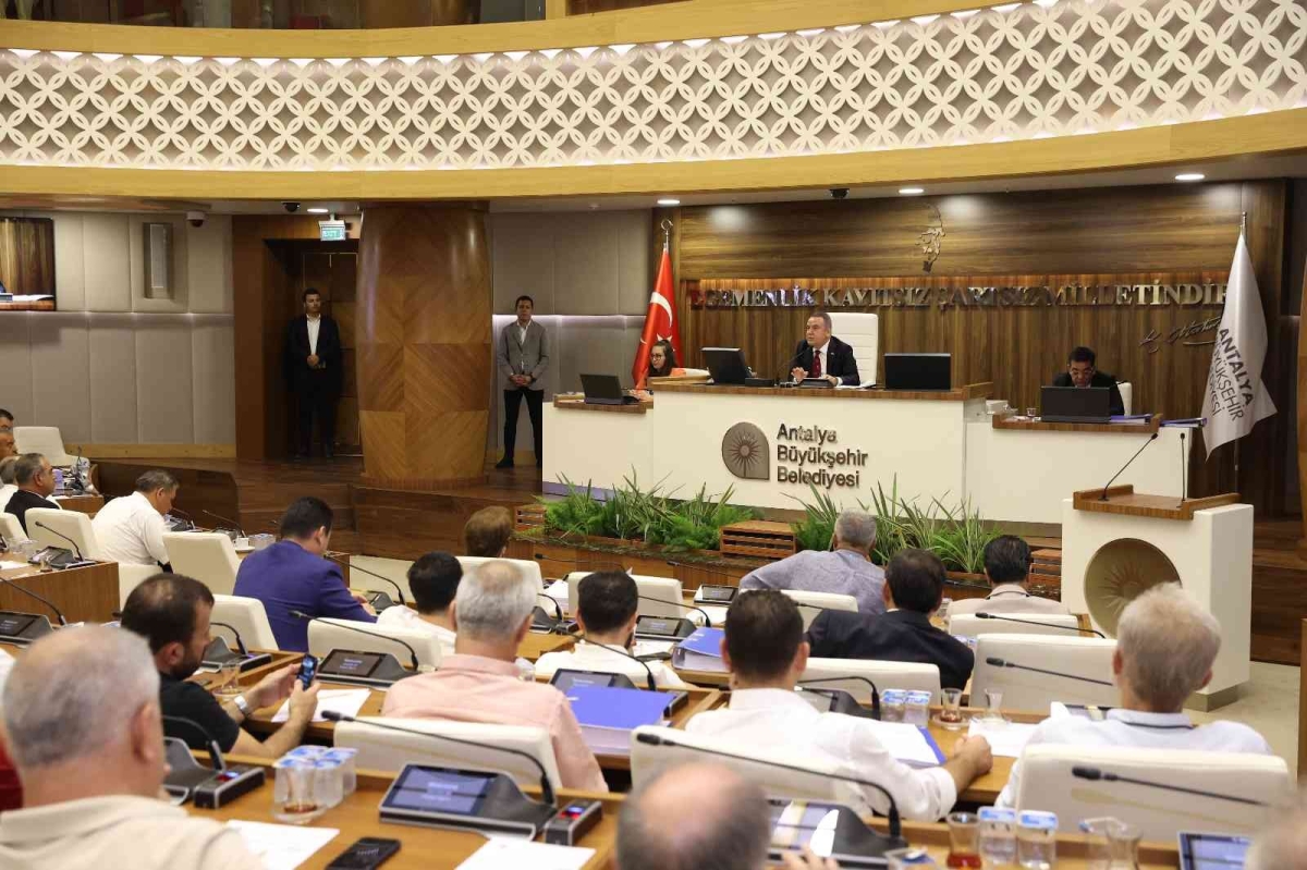 Büyükşehir Meclisi  157 maddeyi görüşerek karara bağladı
