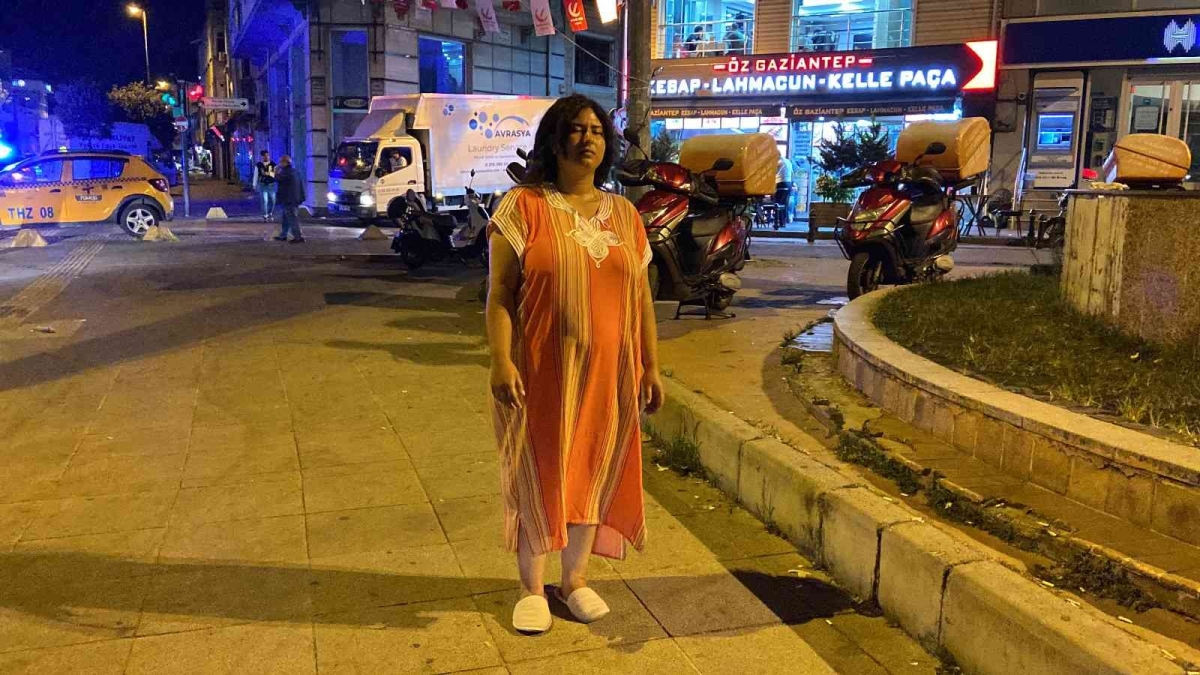 Beyoğlu’nda bir garip olay: Kaldırımda hareketsiz bekleyen kadın polisi alarma geçirdi
