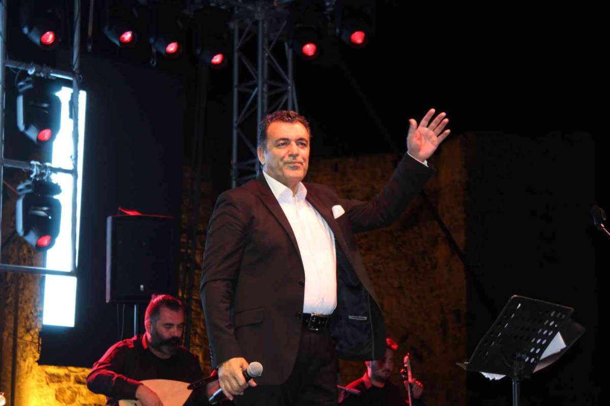Ardahan Belediye Başkanı Sinop’ta konser verdi
