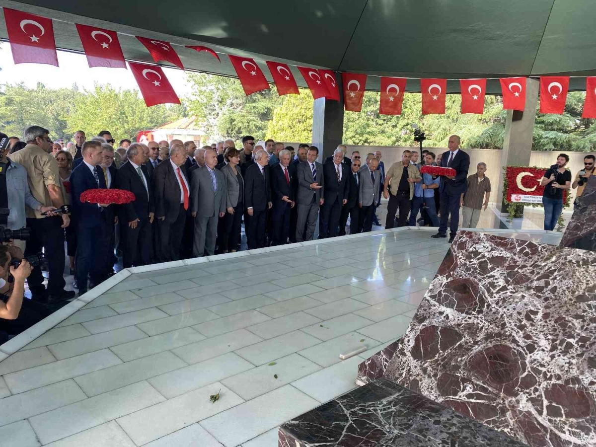CHP Genel Başkanı Kılıçdaoğlu, Menderes’in anıt mezarını ziyaret etti
