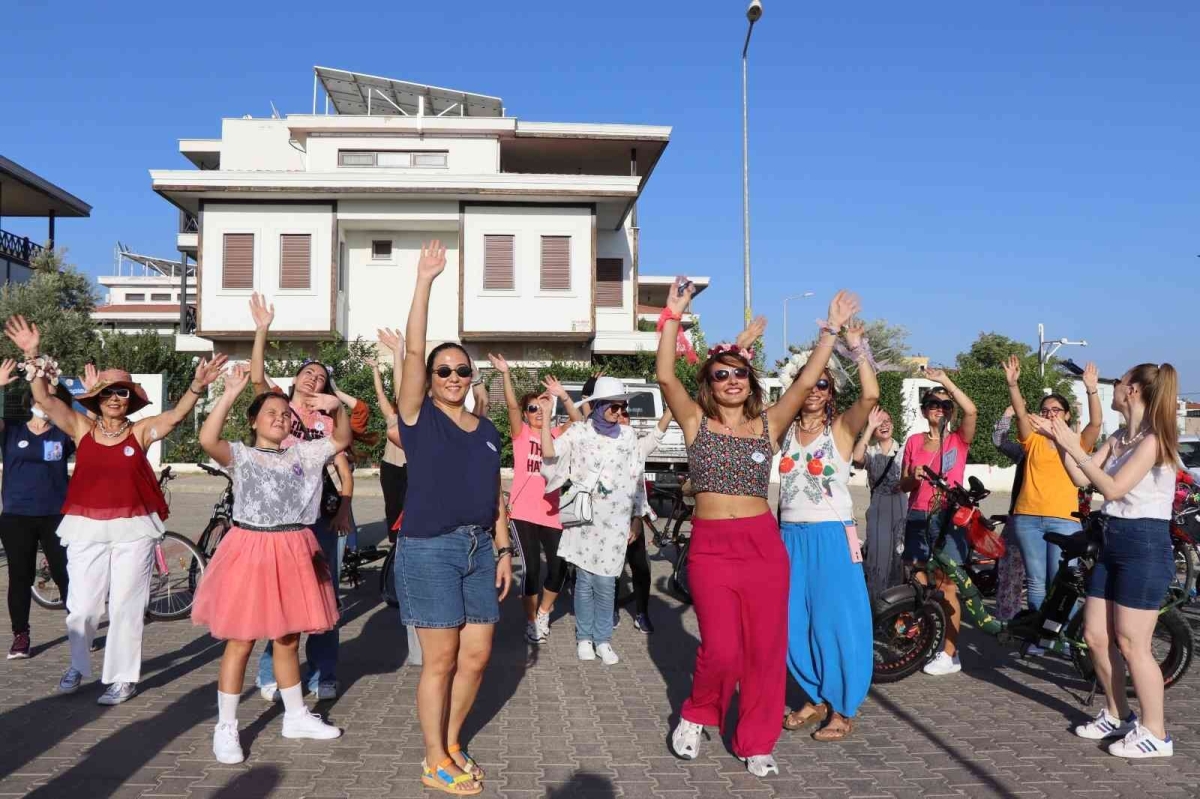 Nazilli’de ’Süslü Kadınlar’ bisiklet turu gerçekleştirildi
