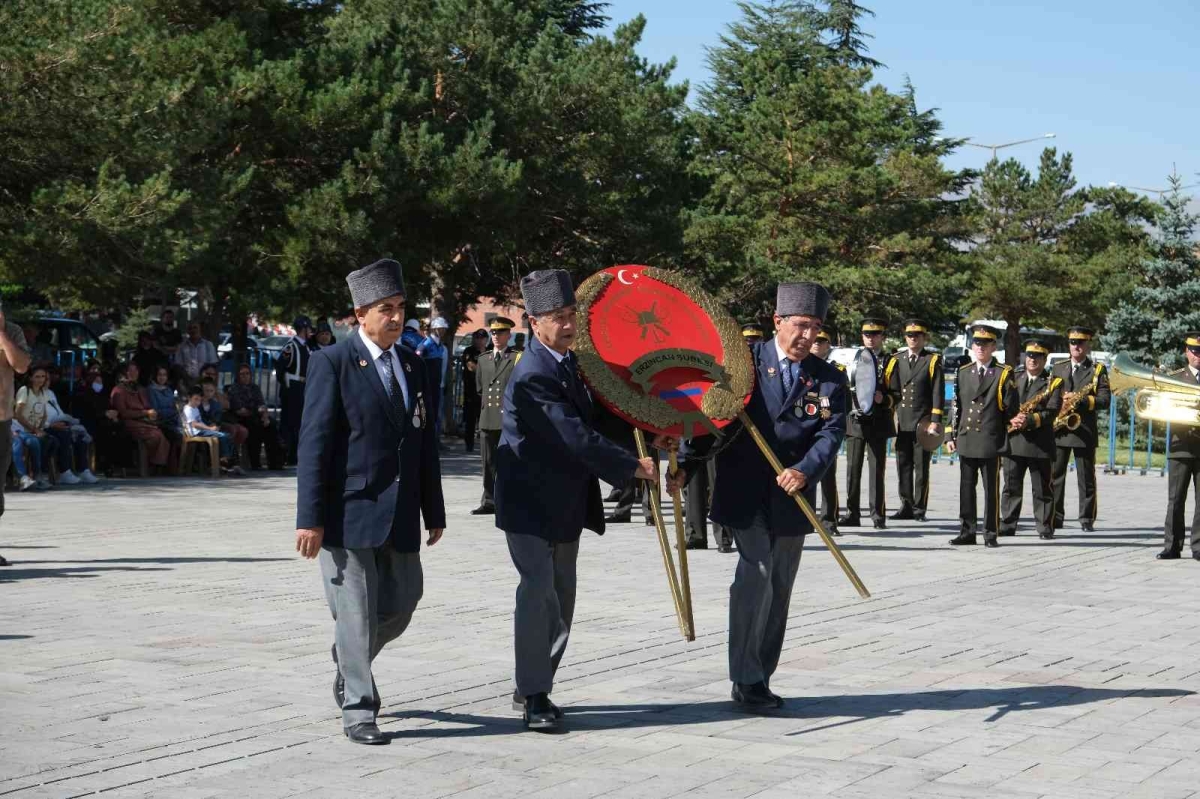 Erzincan’da 19 Eylül Gaziler Günü törenle kutlandı
