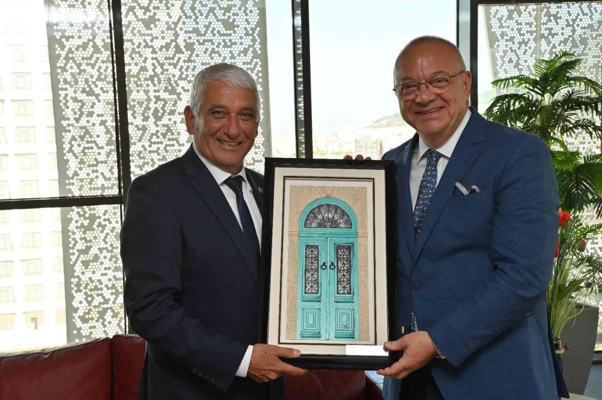 Başkan Ergün Güzelyurt Belediye Başkanı Özçınar’ı konuk etti
