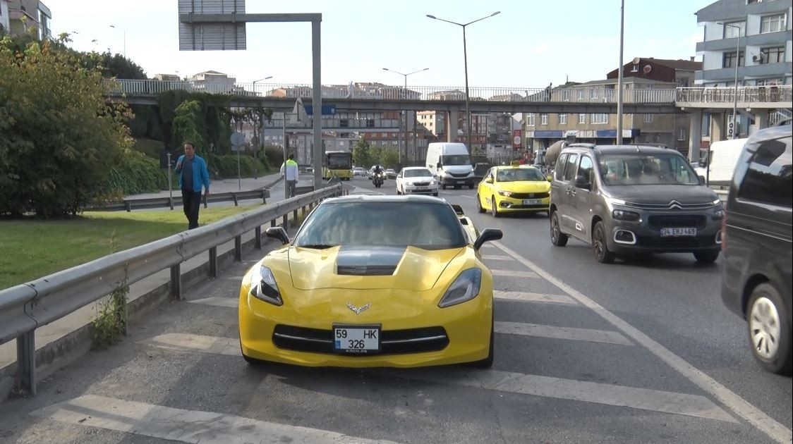 İstanbul’da 7 milyon liralık ultra lüks otomobil yolda kaldı
