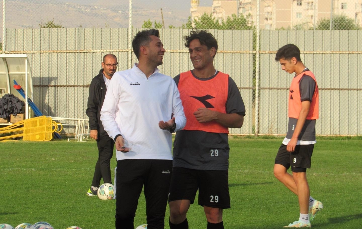 ES Elazığspor teknik direktörü Çelik: “3 maçta 7 puan çok önemli”
