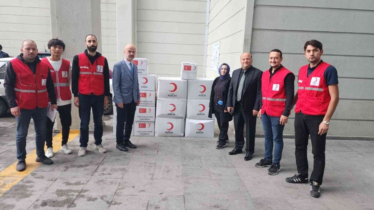 Türk Kızılay’ından hastaneye giysi bağışı
