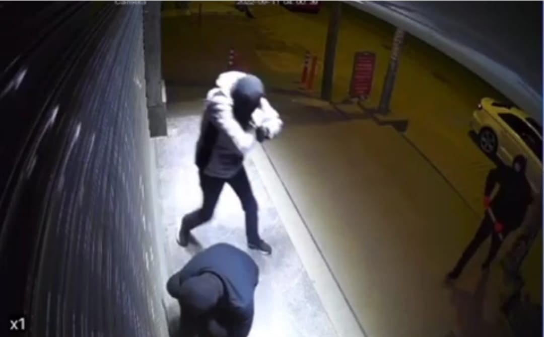 Tekirdağ’da kar maskeli hırsızlık çetesi kameraya yansıdı
