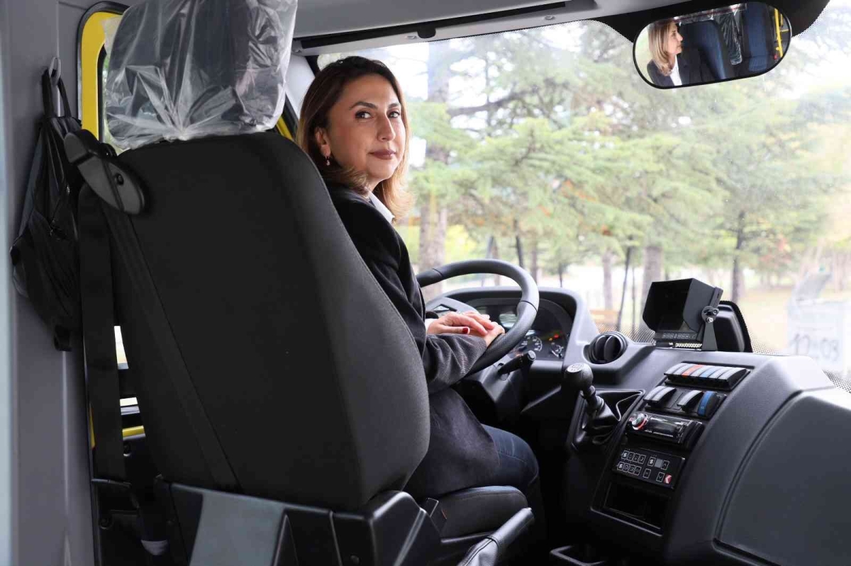 Çankırı’nın ilk kadın otobüs şoförü: Görenler önce şaşırıyor, sonra mutlu oluyor
