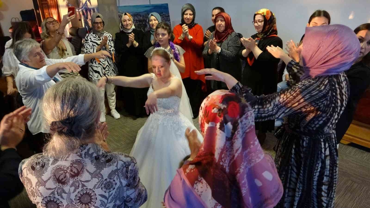 Pendik’te down sendromlu genç kızın düğün hayali gerçek oldu
