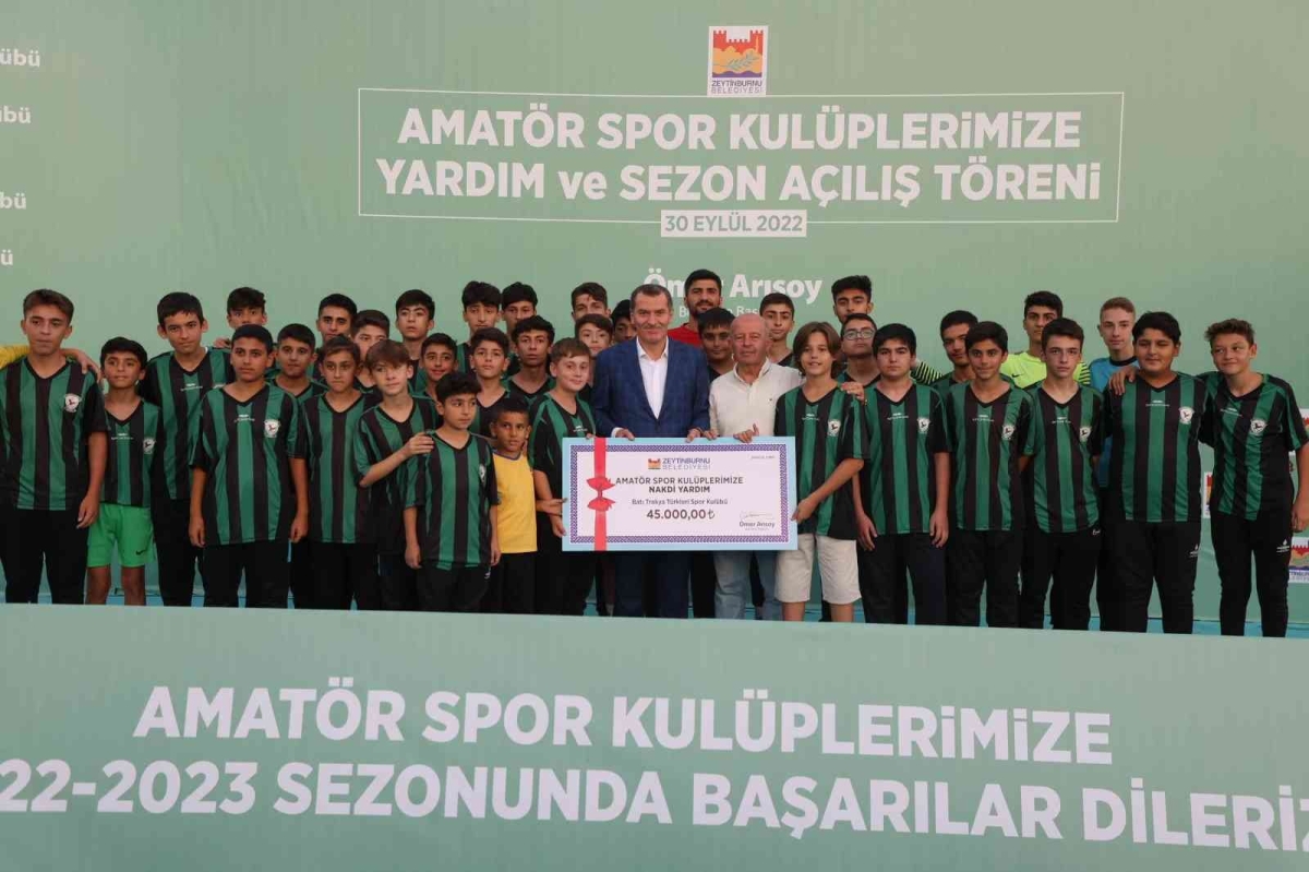Zeytinburnu Belediyesi’nden amatör futbol kulüplerine destek
