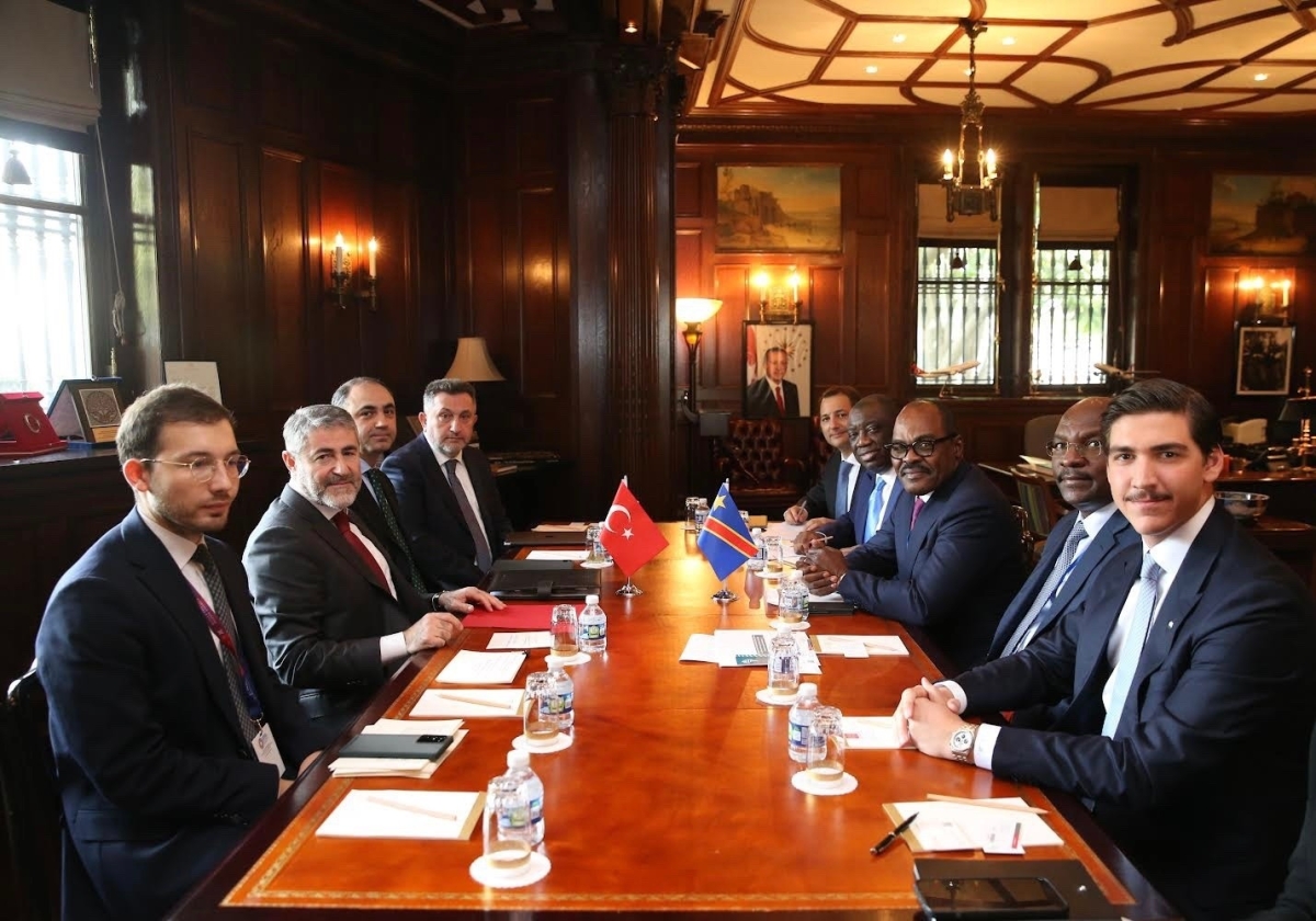 Bakan Nebati, Kongolu mevkidaşı Kazadi ve AfrEximbank Yönetim Kurulu Başkan Yardımcısı ile bir araya geldi

