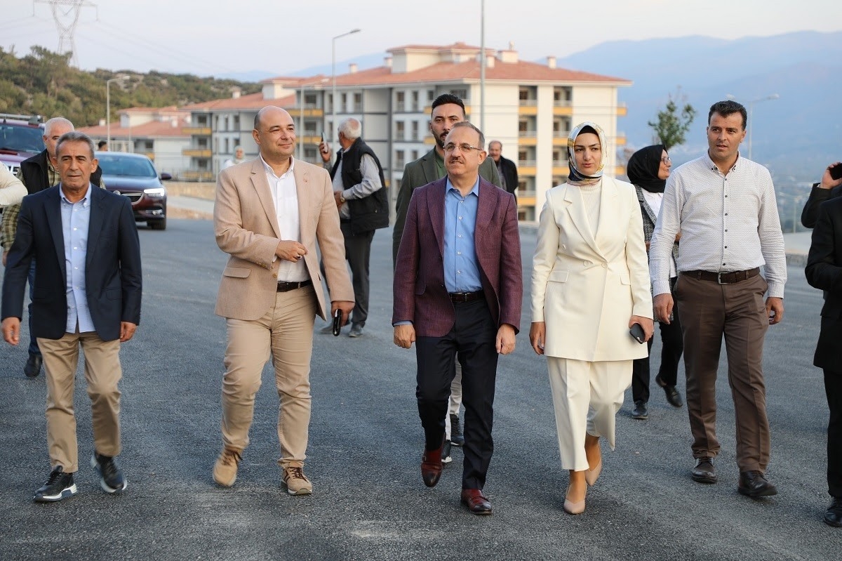 AK Parti İzmir İl Başkanı Sürekli’den TOKİ ziyareti

