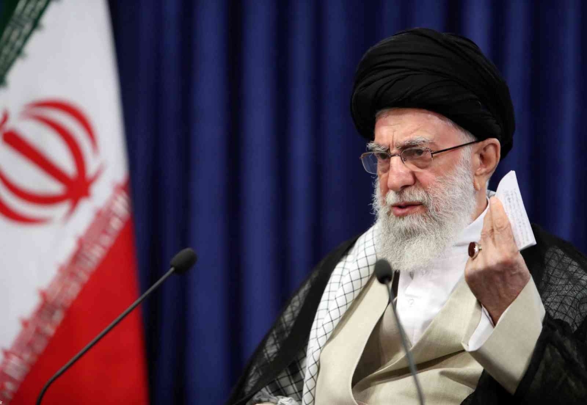 İran Dini Lideri Hamaney: “Dünya güçlerine boyun eğmedik”
