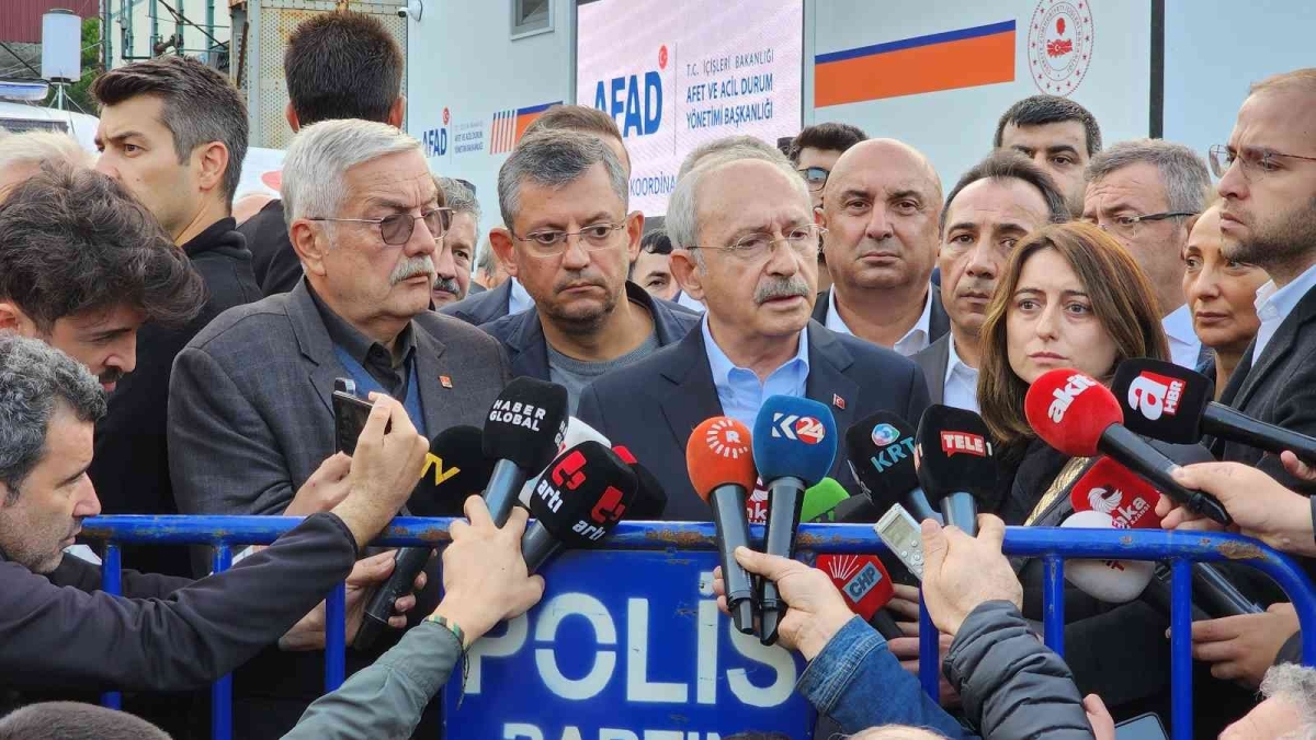 Kılıçdaroğlu, hayatını kaybeden madencilerin ailelerine baş sağlığı diledi

