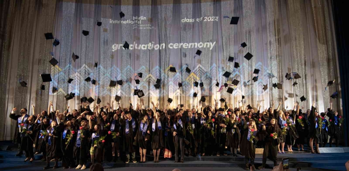 Türk eğitimcinin Almanya’da mezuniyet gururu
