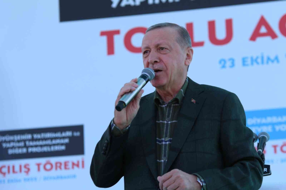 Cumhurbaşkanı Erdoğan Diyarbakır’da 140 projenin açılışını yaptı

