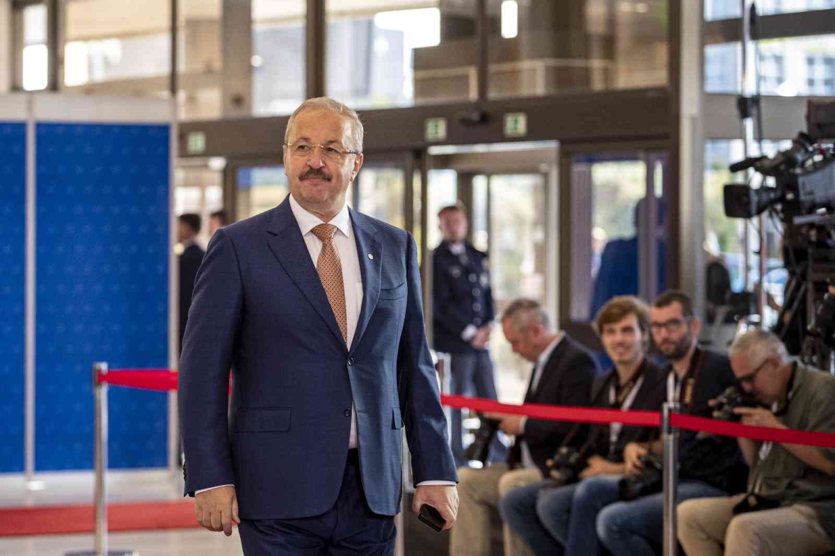 Romanya Savunma Bakanı Dincu istifa etti
