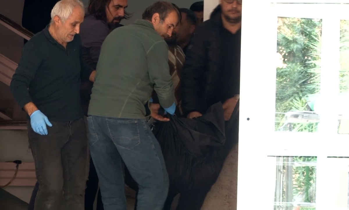 İstanbul’da emekli albayın sır ölümü: Eşinin silahıyla vurulmuş halde bulundu

