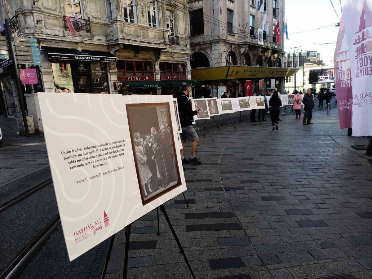Beyoğlu’nda 10 Kasım’a özel “Atatürk’e Saygı- Dünyanın Gözünden Atatürk” sergisi açıldı
