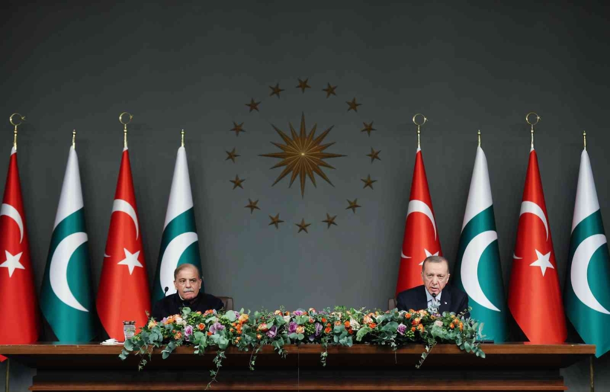 Cumhurbaşkanı Erdoğan: “Pakistan’la 5 milyar dolarlık ticaret hacmi hedefimize ulaşmak için gerekli iradeye ve kararlılığa sahibiz”
