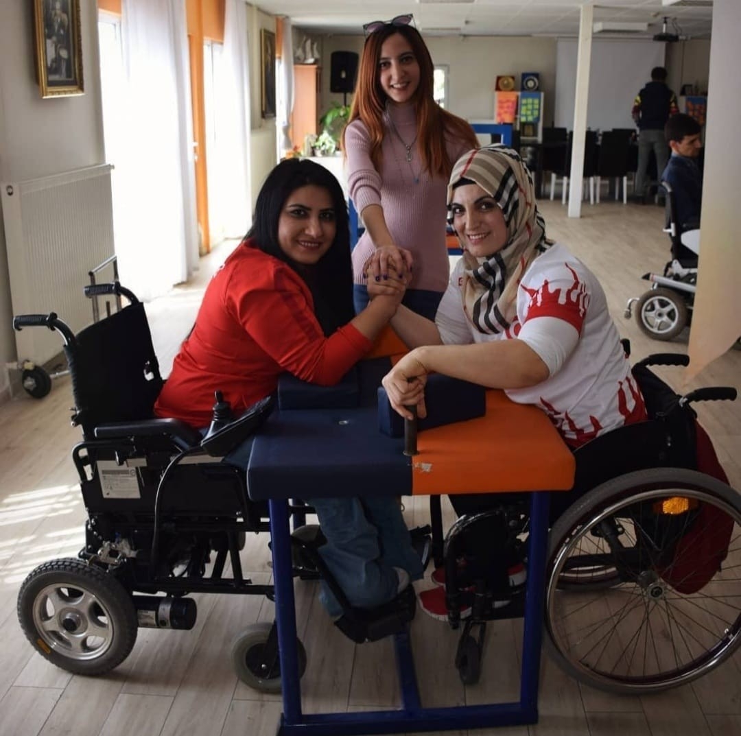 Dramdan doğan başarı engelli sporcu Elif Çelik: 