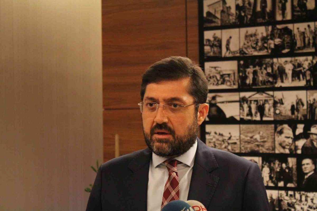 Rüşvet soruşturmasında aranan eski Beşiktaş Belediye Başkanı Hazinedar yakalandı
