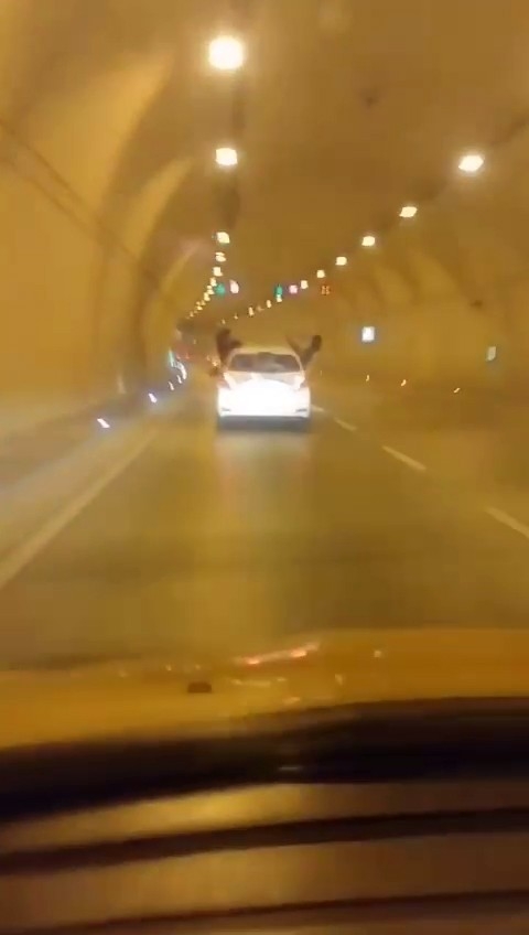 Dolmabahçe Tüneli’nde tehlikeyi yılbaşı kutlaması

