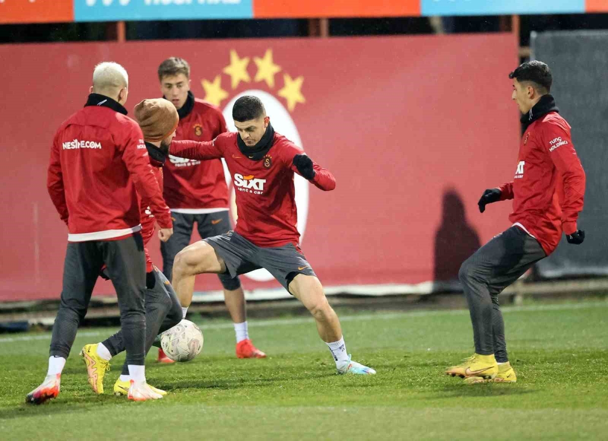 Galatasaray, Ümraniyespor maçı hazırlıklarını tamamladı
