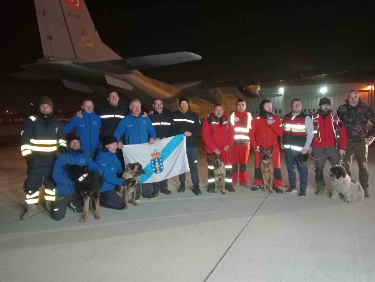 Adıyaman’da deprem bölgesinde çalışan İspanyol ekip TSK uçağıyla İstanbul’a getirildi
