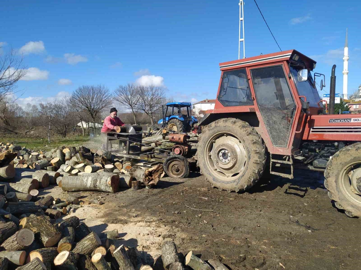 Çatalca’dan deprem bölgesine 250 ton yakacak odun yardımı
