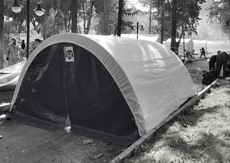 Beşiktaş, depremzedeler için çadır kentler kurdu
