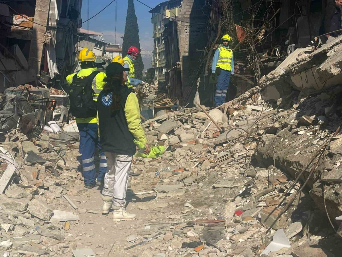 Dünya Doktorlarından deprem bölgesine ilk yardım desteği

