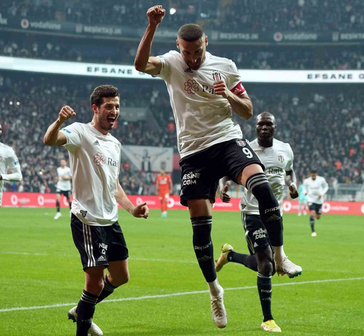 Cenk Tosun, Fenerbahçe’ye ilk golünü atmanın peşinde
