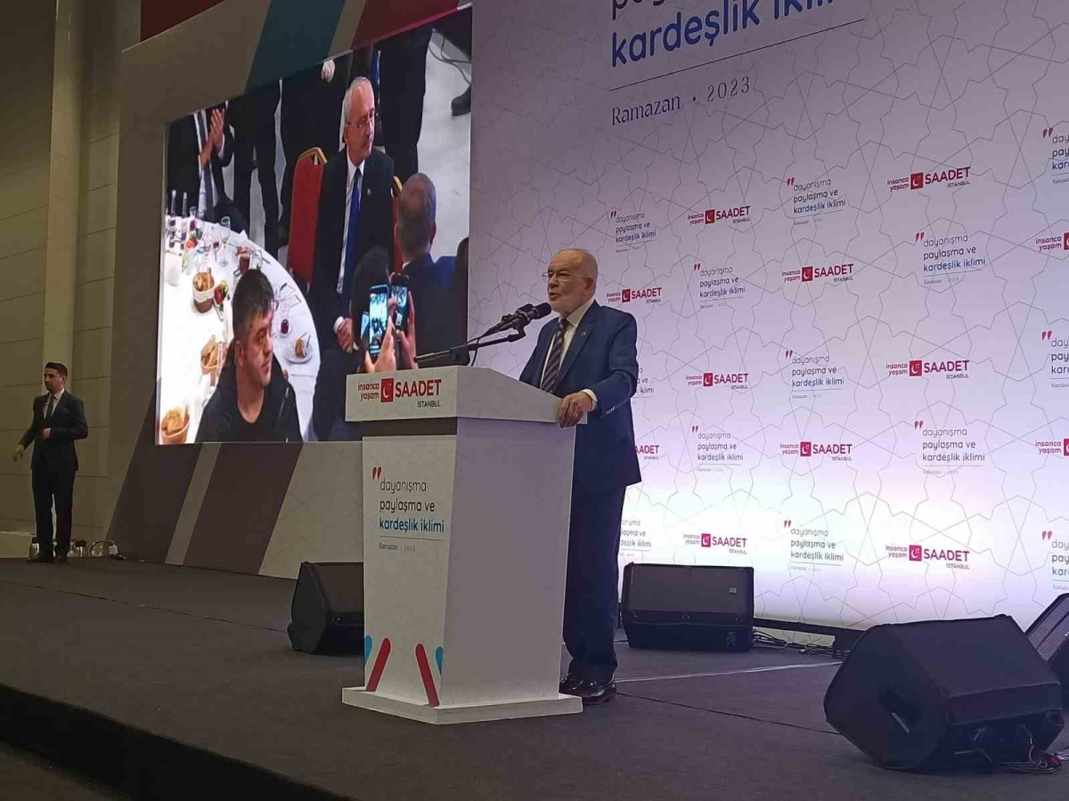 CHP Genel Başkanı Kılıçdaroğlu: “Salon kalabalıktı, yerdeki seccadeyi görmedim”
