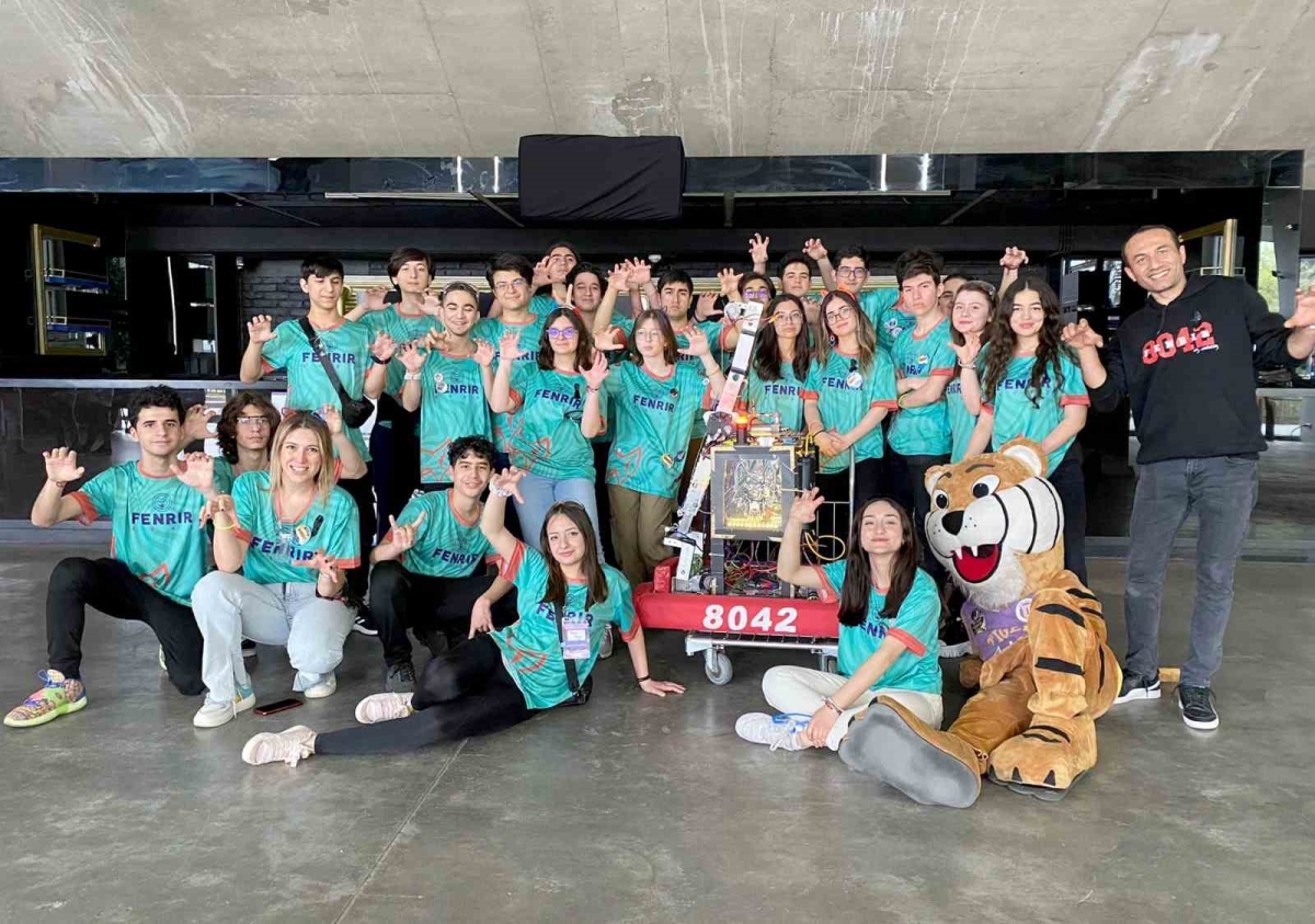 Uğur Okulları robotik takımı, FRC’de şampiyon oldu
