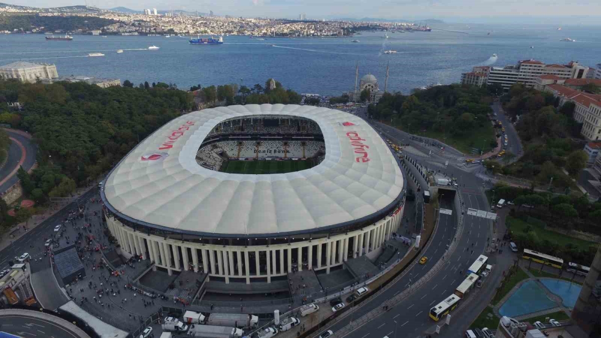 Beşiktaş’ta stat sponsorluğu için dev görüşmeler
