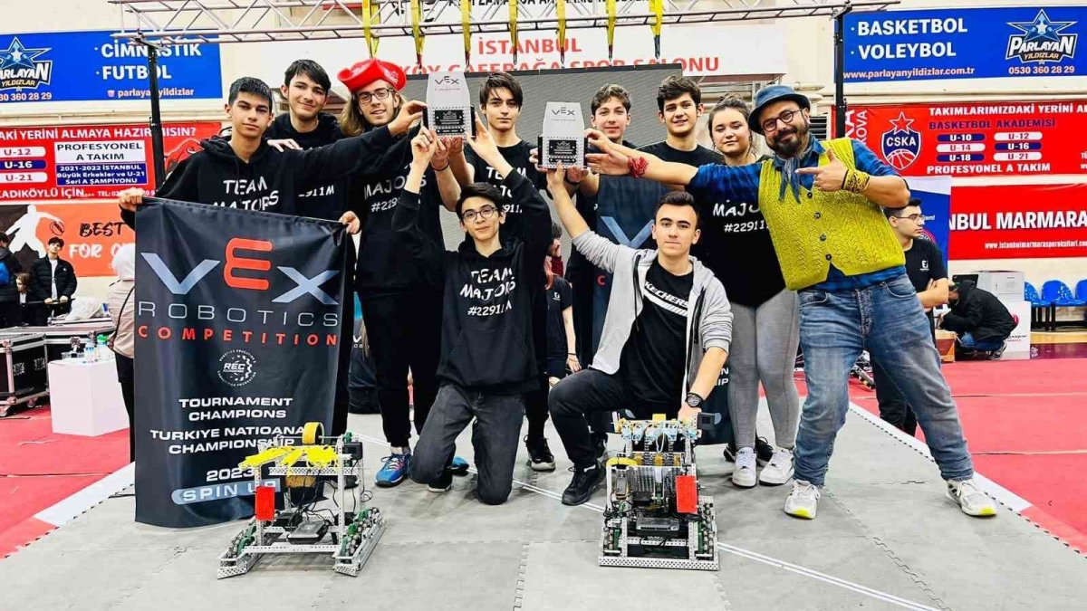 VEX Robotics Competition Türkiye birincisi MBA Okulları Team Majors ekibi oldu

