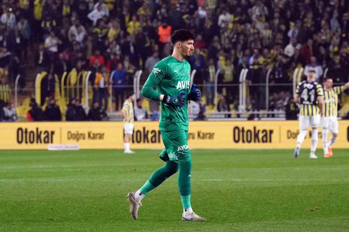 Altay Bayındır, Ankaragücü maçında forma giyemeyecek
